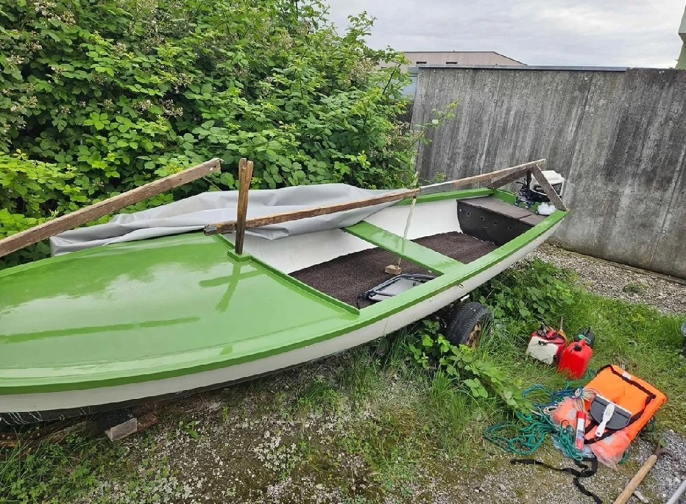 Boot mit 6PS Motor