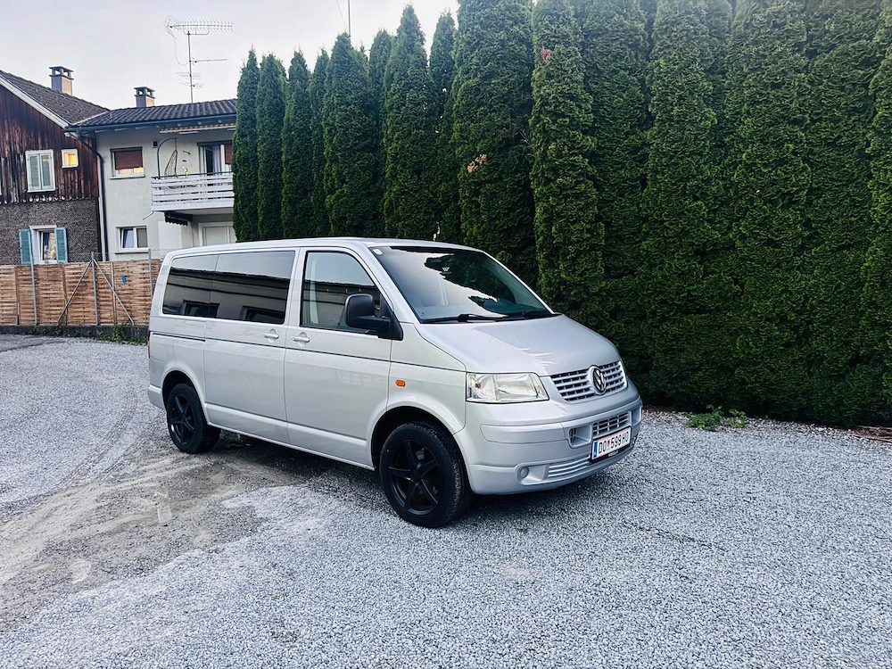 VW T5 Transporter 2.5 TDI 9-Sitzer Vorgeführt