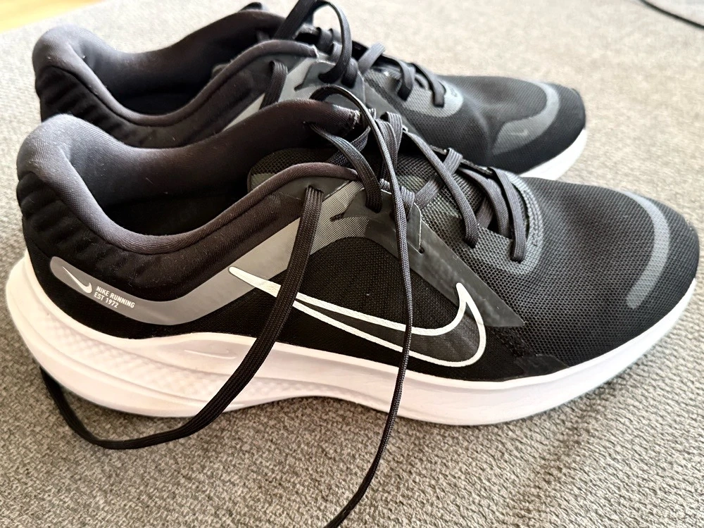 Verkaufe Nike Sportschuhe 