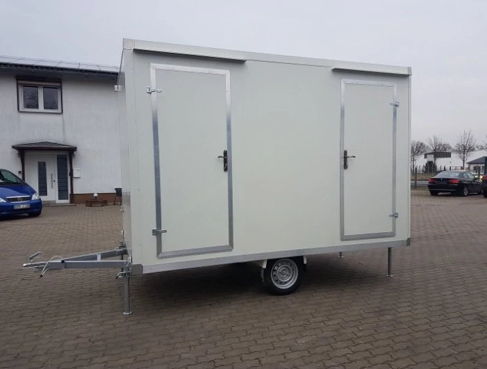Sanitäranhänger mit Doppeltoilette 3,50x2M 750KG