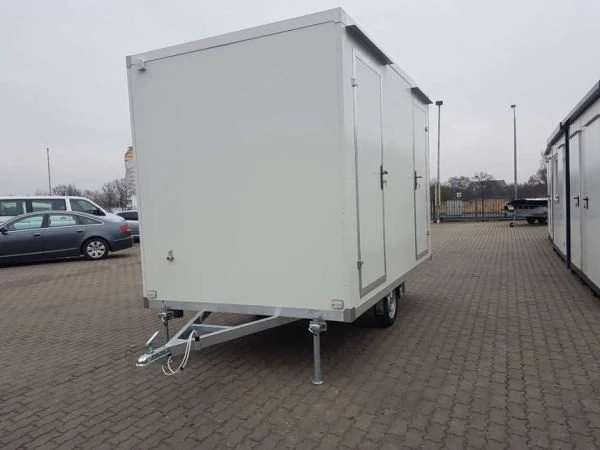 Sanitäranhänger mit Doppeltoilette 3,50x2M 750KG