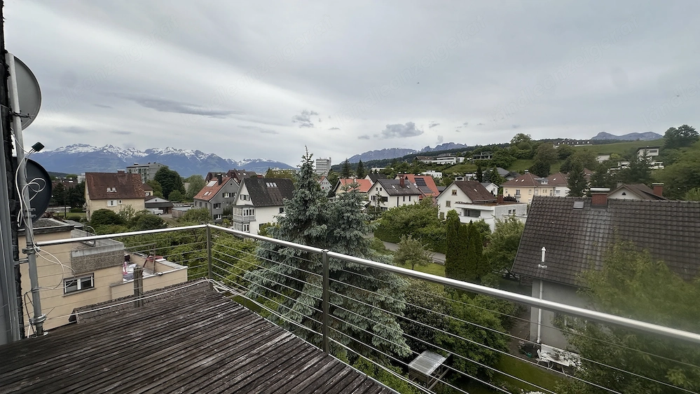 Charmante Dachgeschosswohnung mit großer Terrasse & traumhaftem Bergblick in Feldkirch-Tisis