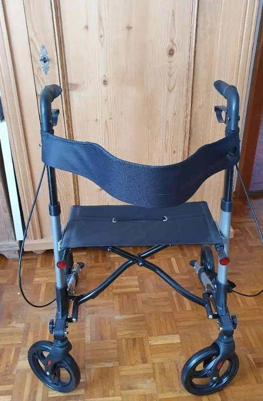 Rollator Gehhilfe