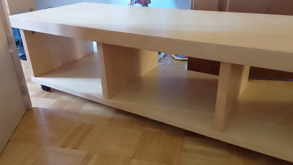 Sideboard auf Rollen zu verkaufen 