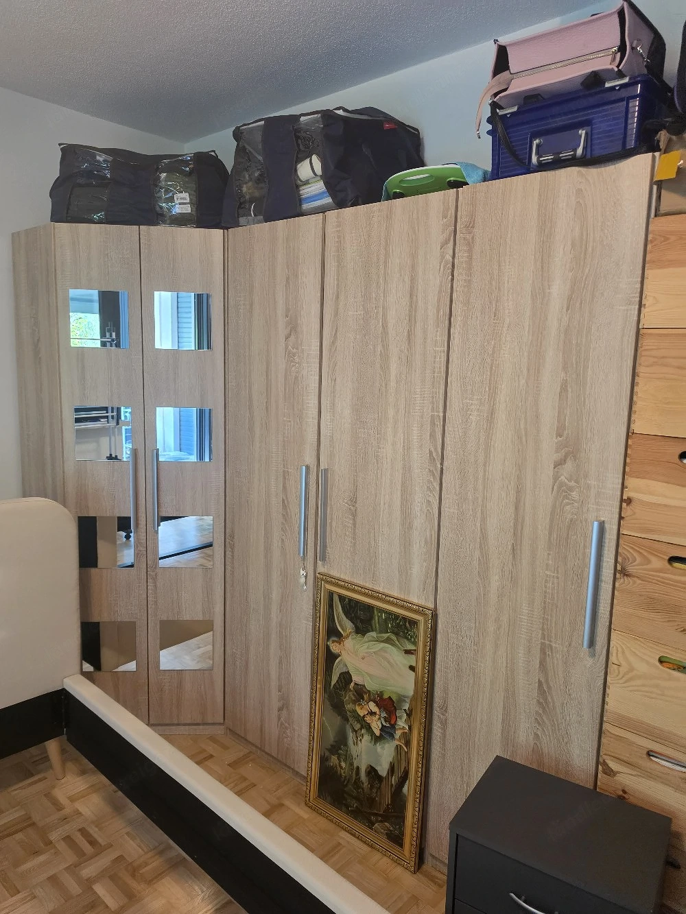 Kleiderschrank zu Verkaufen.