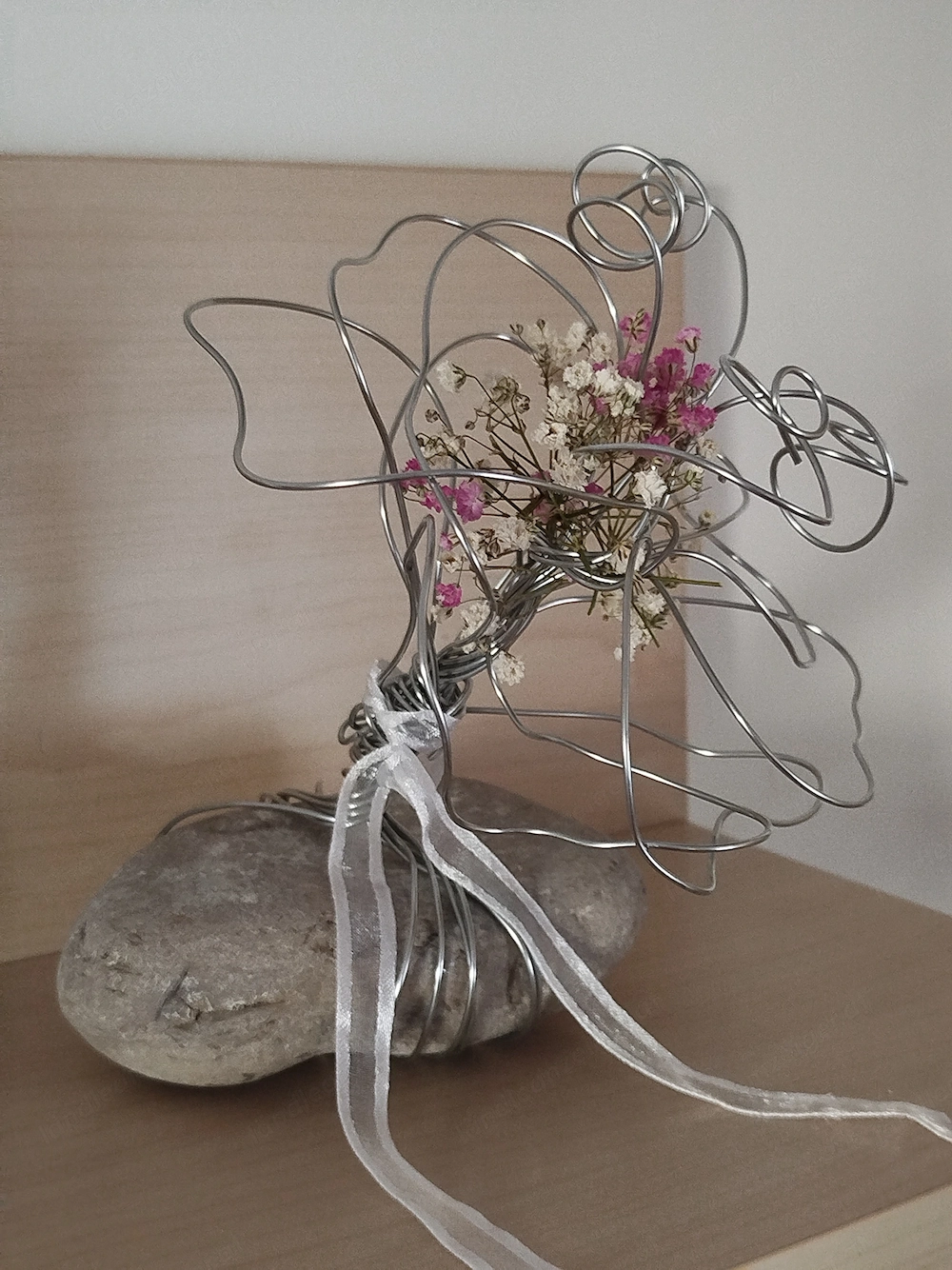 Deko Blume aus Draht auf Stein neu 