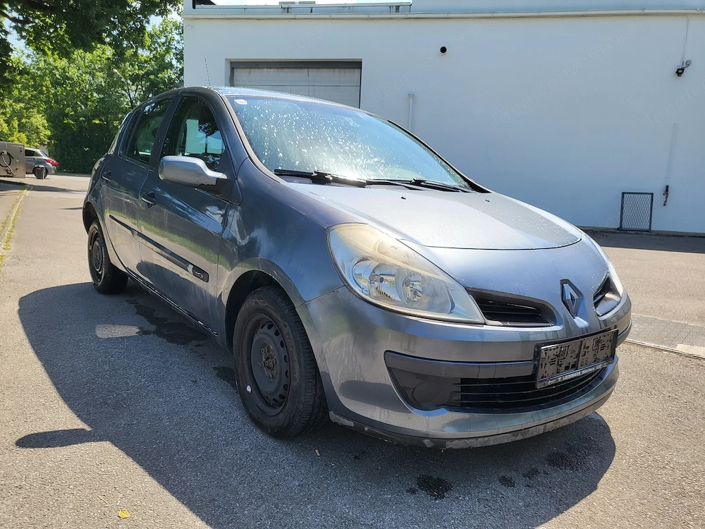 Renault Clio Diesel mit Pickerl 01 27+4