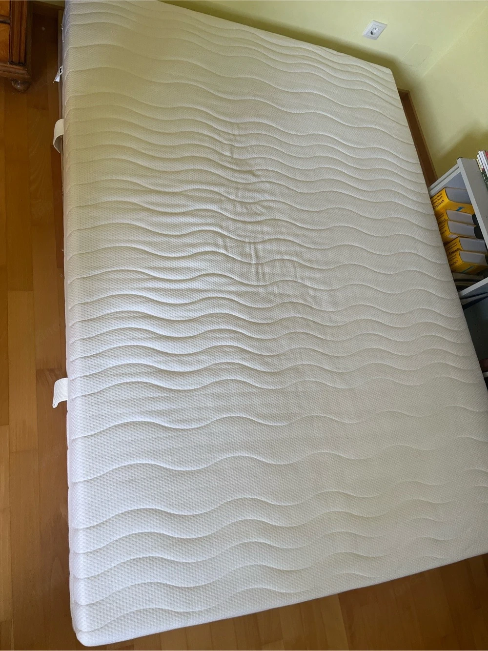 Bequemes Bett-Set: Matratze & verstellbarer Lattenrost (140x200 cm)