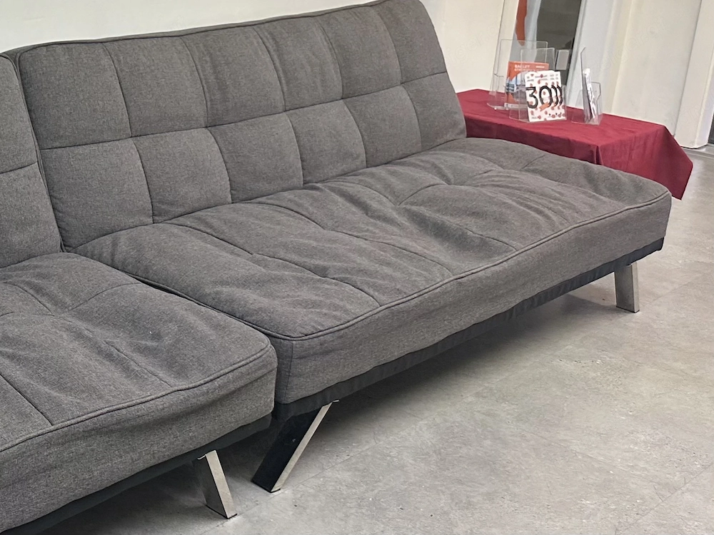 Graue Couch