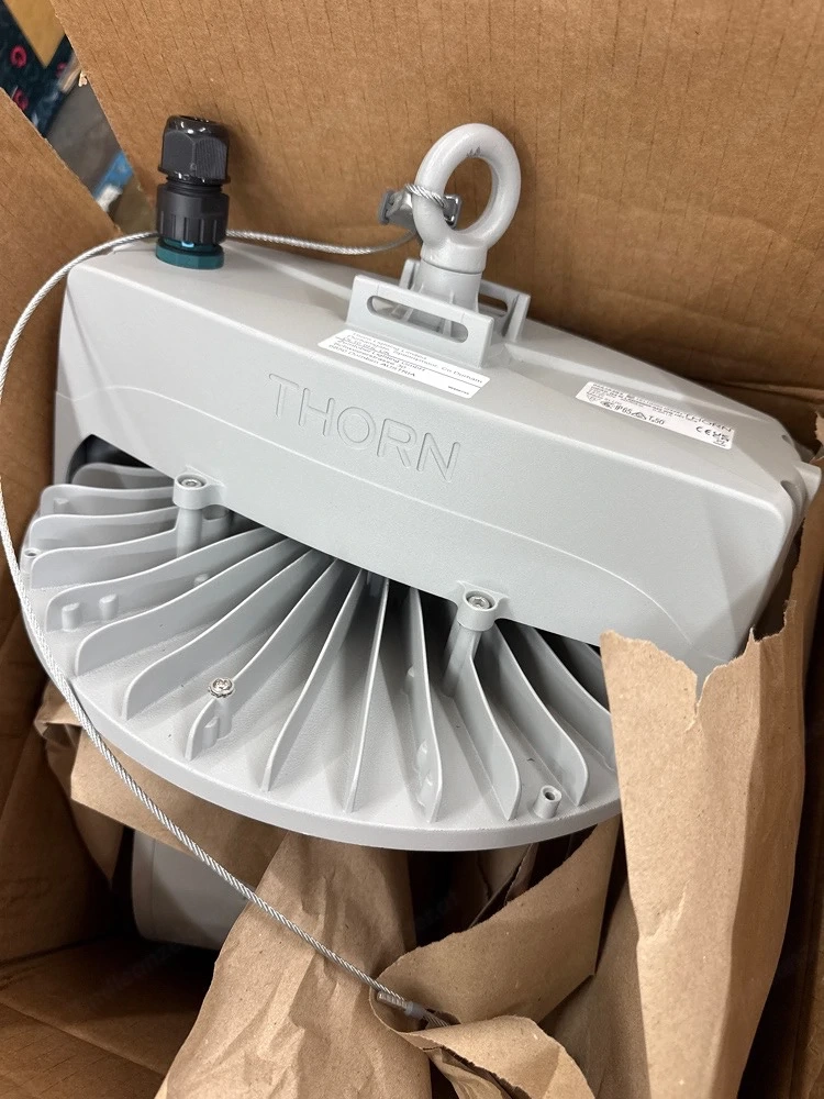 Thorn HiPak G4 LED Hallenleuchte 25.000 lm   147 W   NEU, unbenutz