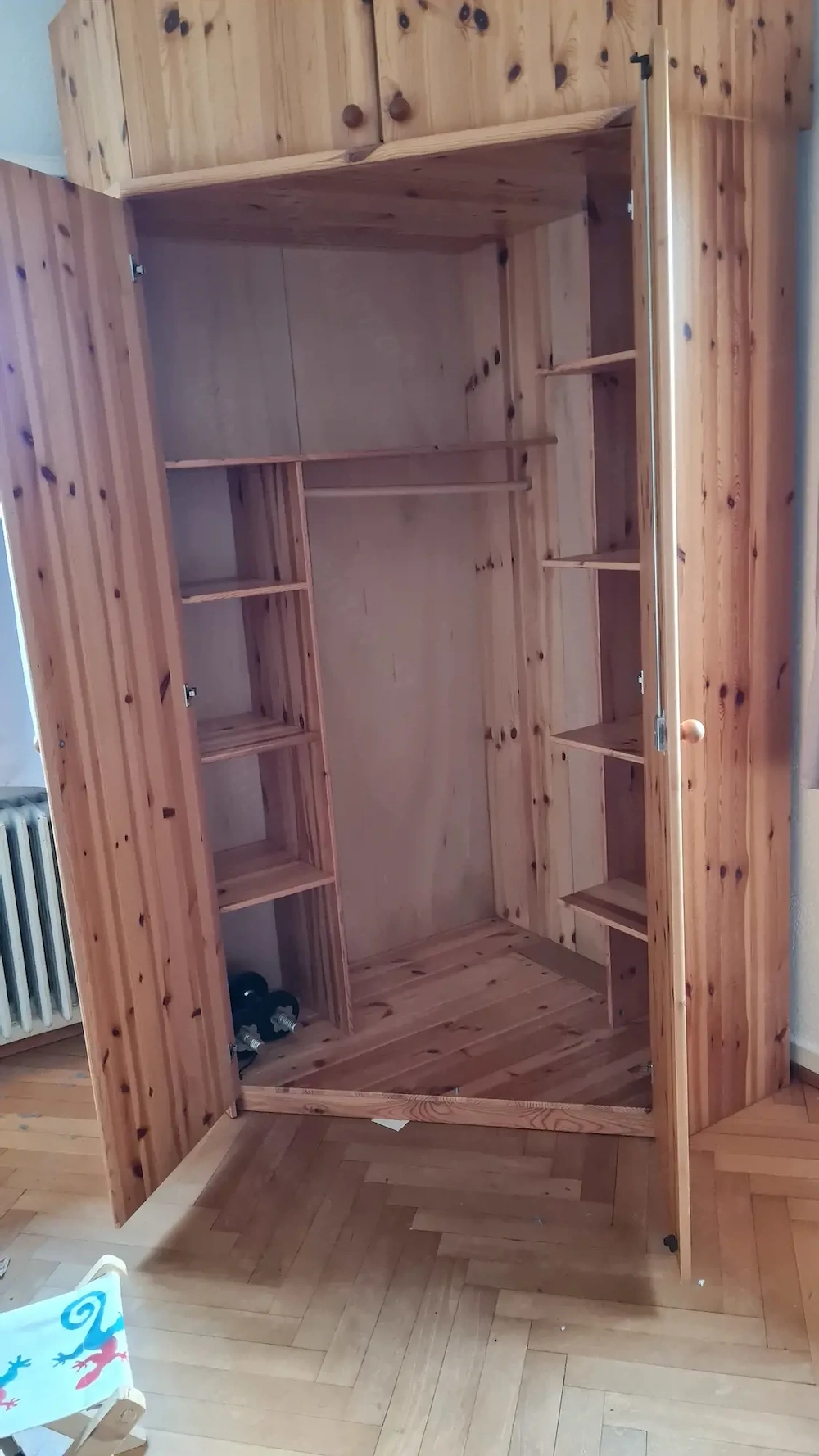 Eckschrank günstig zu verkaufen