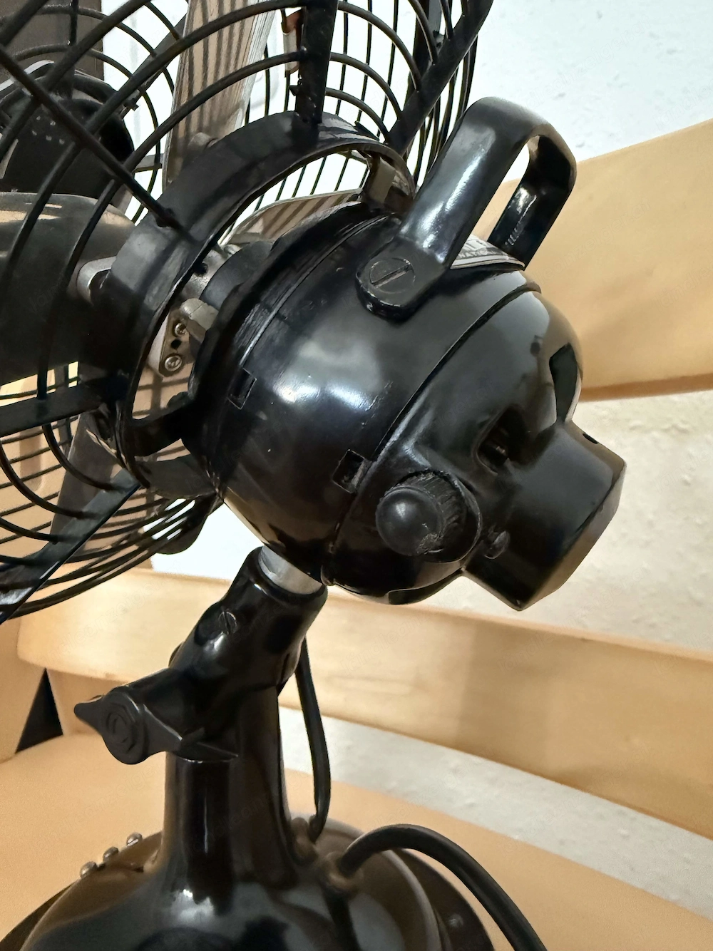 Schöner VINTAGE-Ventilator schwarz