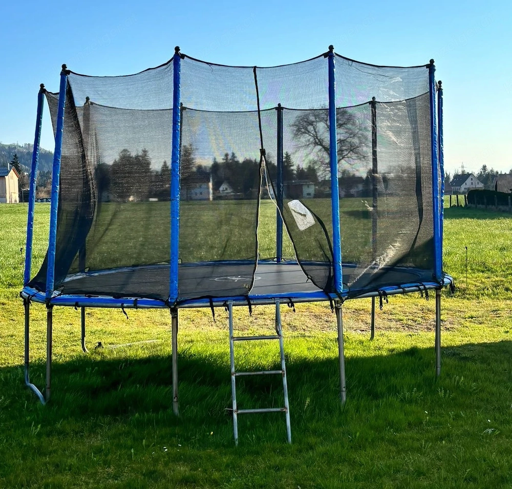 Trampolin gut erhalten zu verschenken