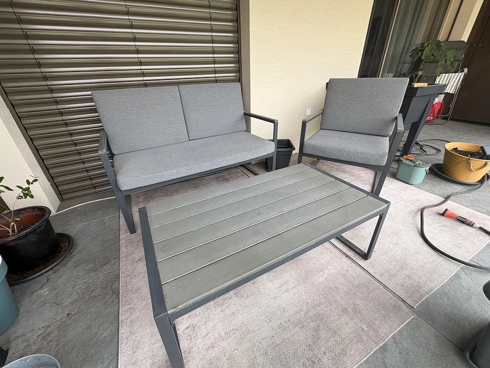 Gartenlounge Set, 2 Sessel, 1 Bank und ein Tisch