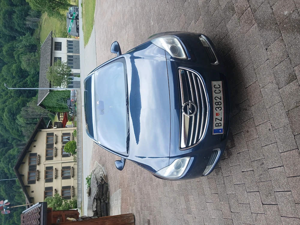 Verkaufe opel insignia neu vorgeführt.