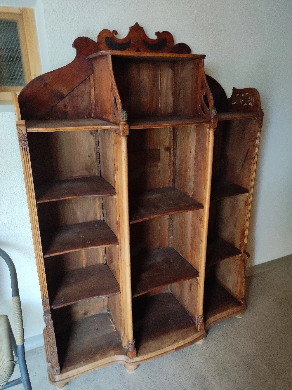 Holzbücherregal - Unikat