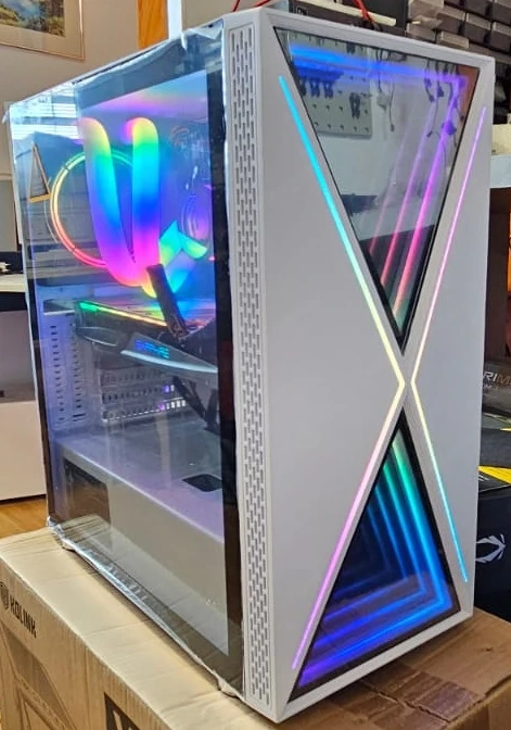 Gaming-PC (Ryzen 7 8700F, 1,5TB M2 SSD HDD, 32GB DDR5, RX5700XT) - TOP