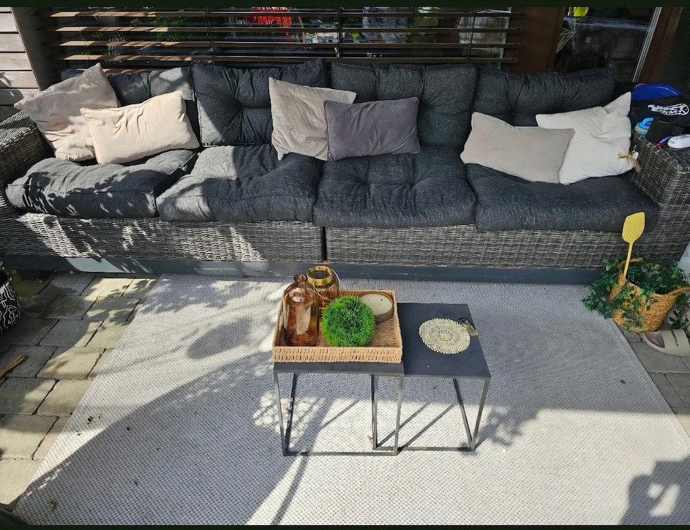 Große Gartenlounge