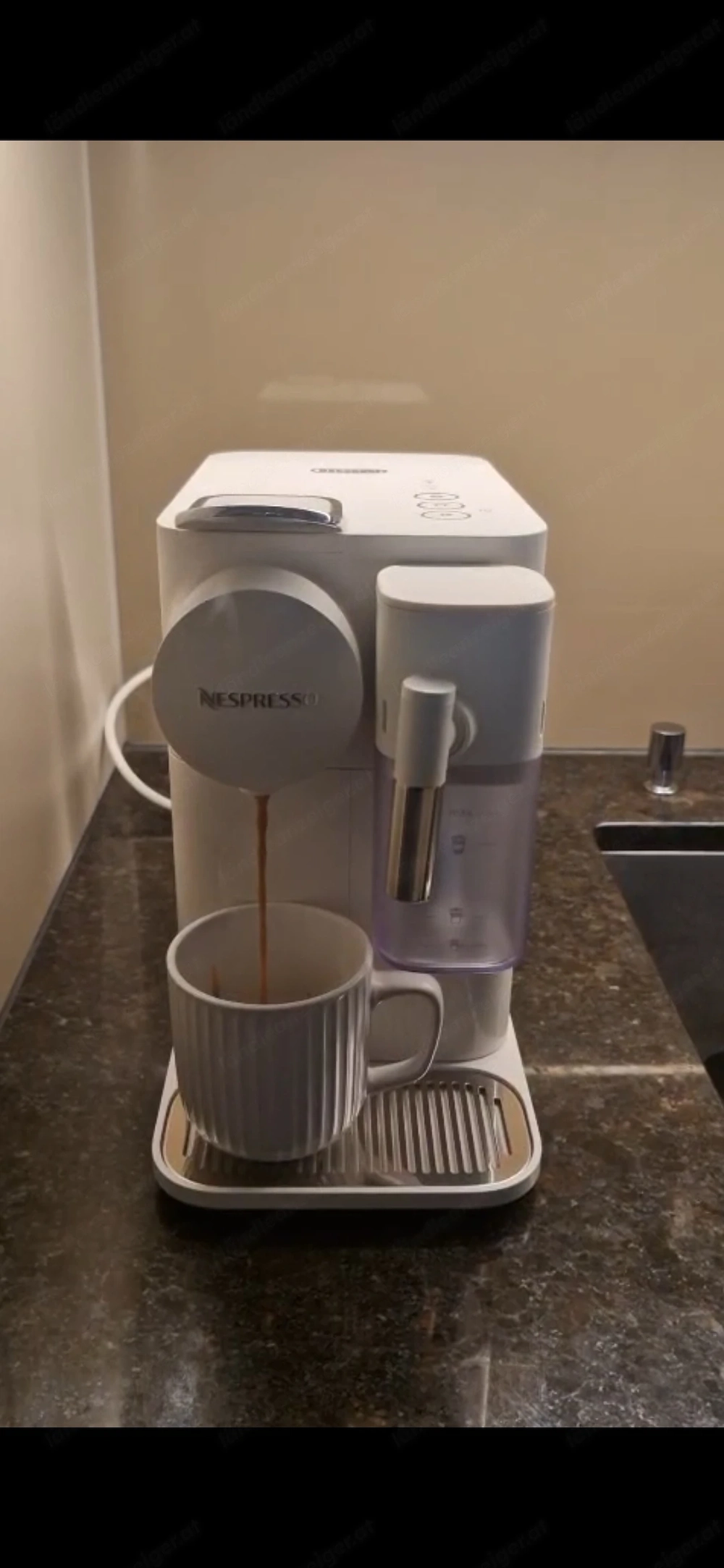 Nespresso-Maschine DE LONGHI