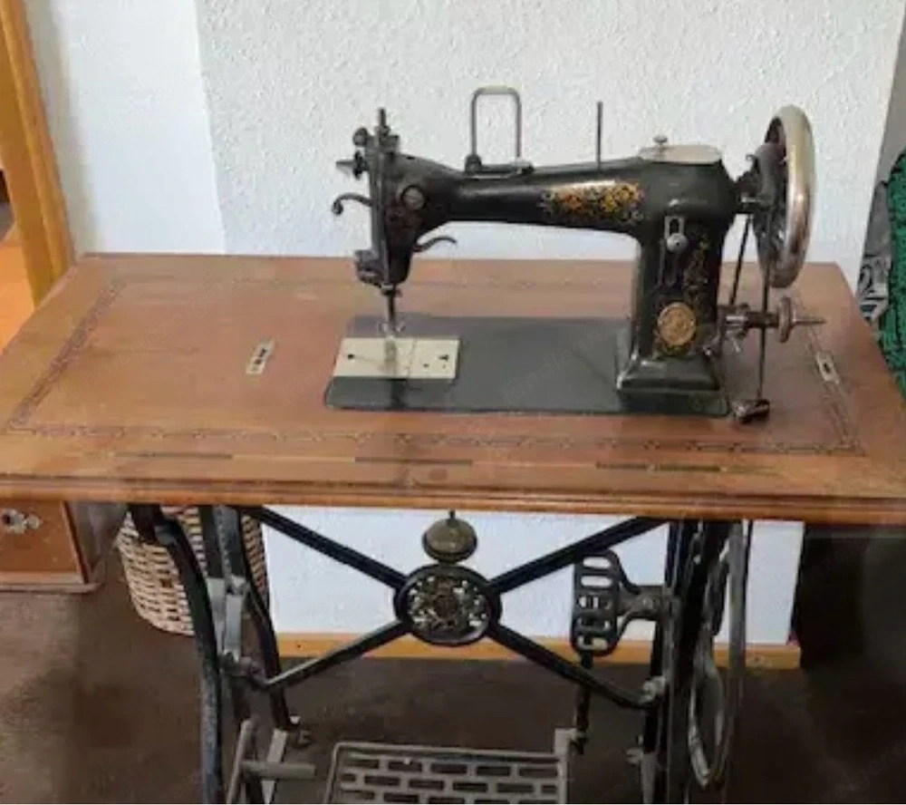 Nähmaschine antik