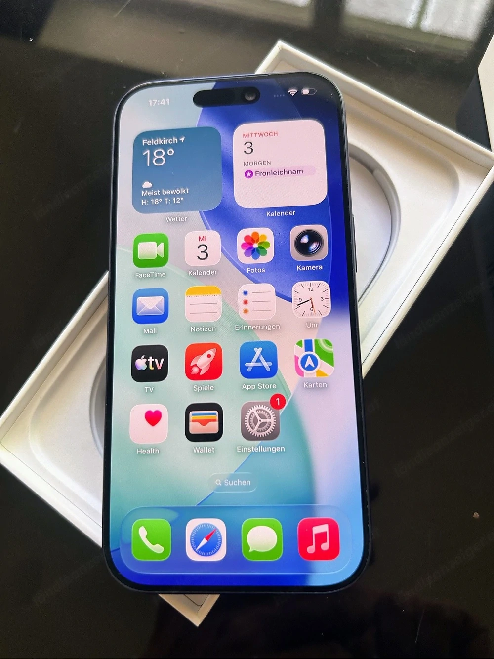 iPhone 17 Pro Depp Blue