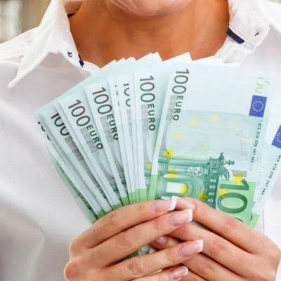 Wir bieten Kredite: und Investitionen