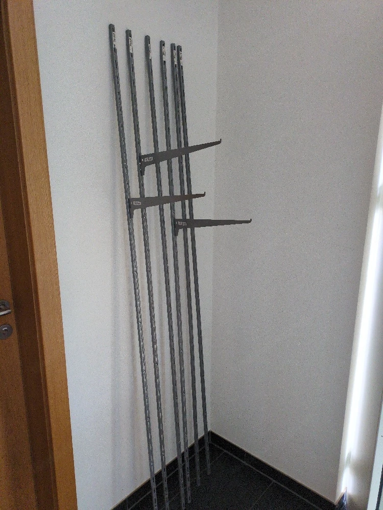 Regal Wandmontage zu verschenken