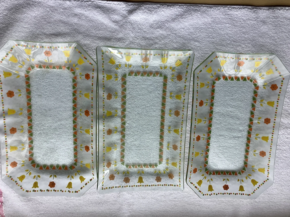 Glas-Servier-Set aus Omas Zeiten 