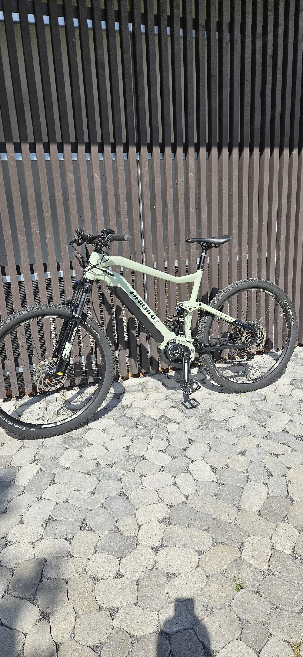 Haibike AllTrail 4 E-MTB   Top Zustand   E-Bike Fully