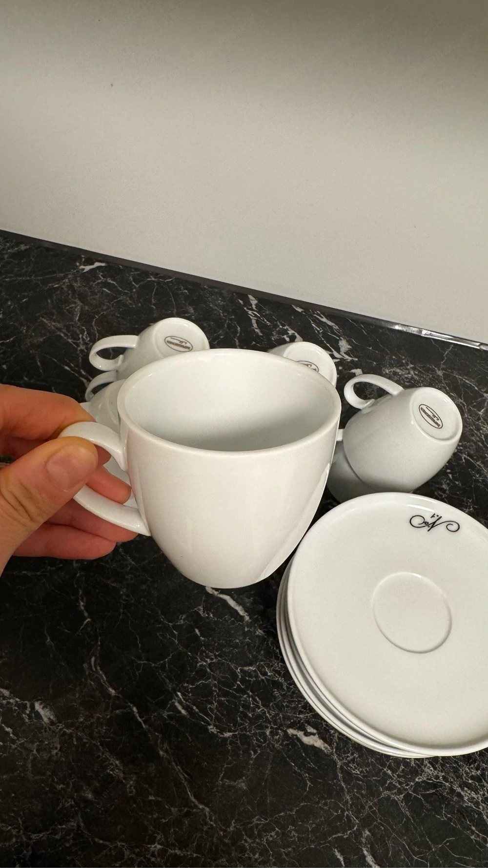11 Kaffeetassen mit Untersetzer