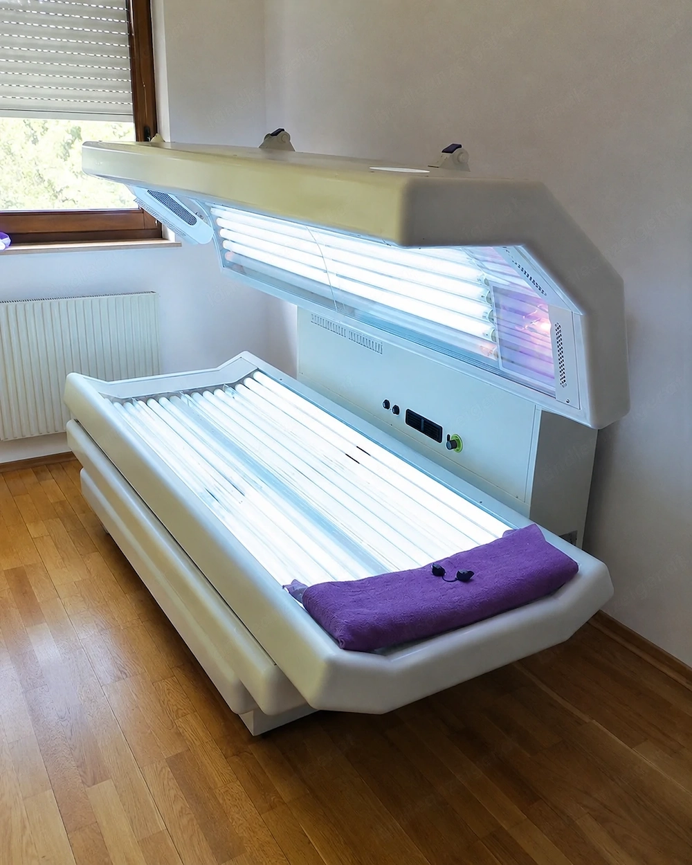 Solarium   Sonnenbank Hertzmann Sunfire - neuwertige Röhren - VB   600