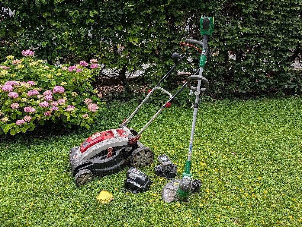 Rasenmäher und Trimmer