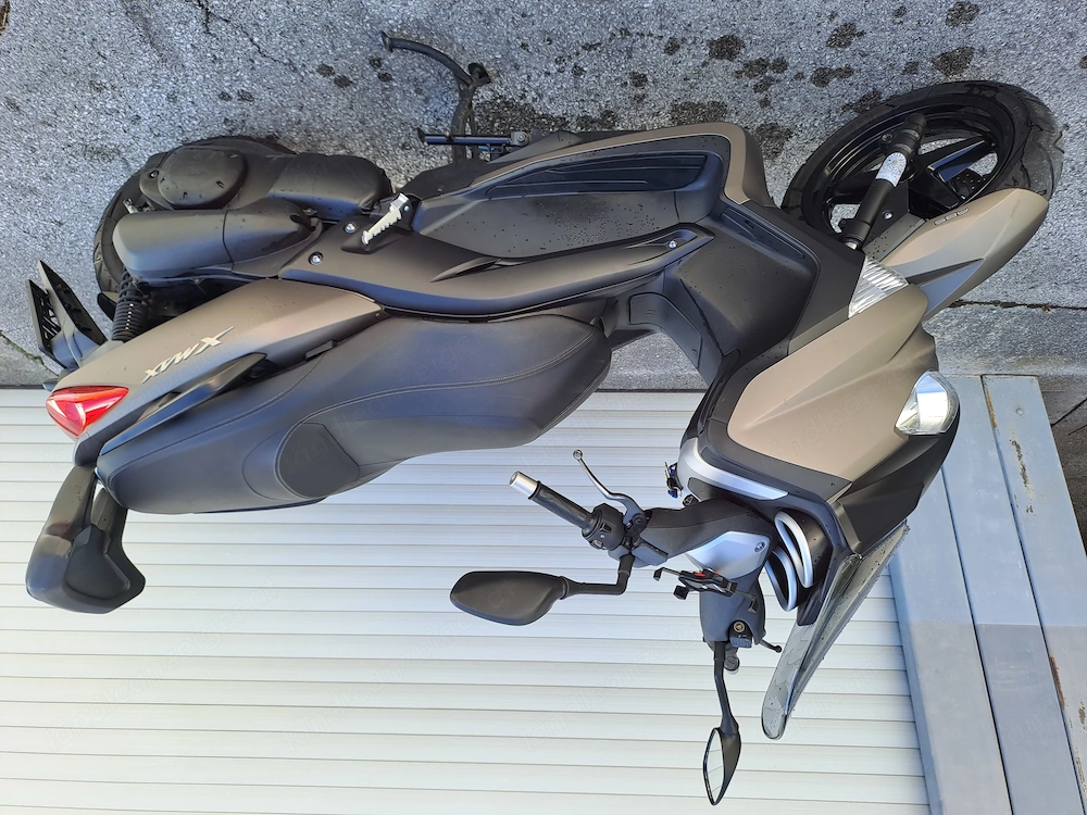 Yamaha X-Max 250