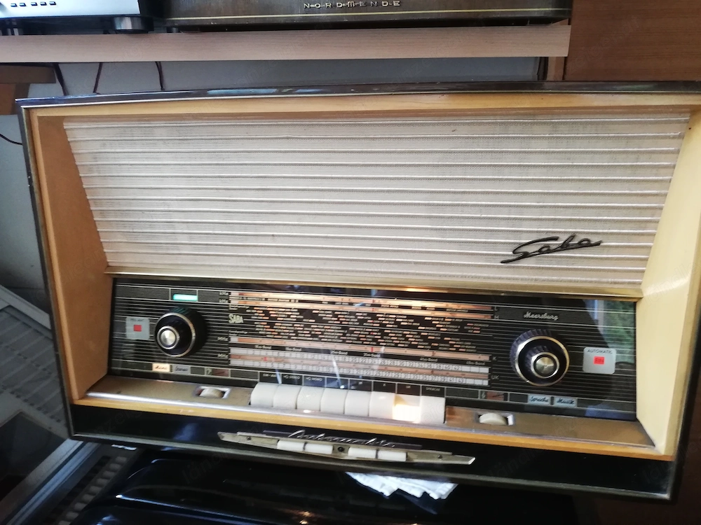 Saba Meersburg -Automatic 100 Radio