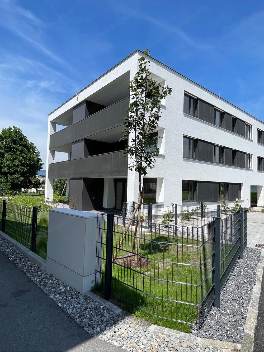 Moderne 3-Zi-Whg mit Balkon und TG in Götzis