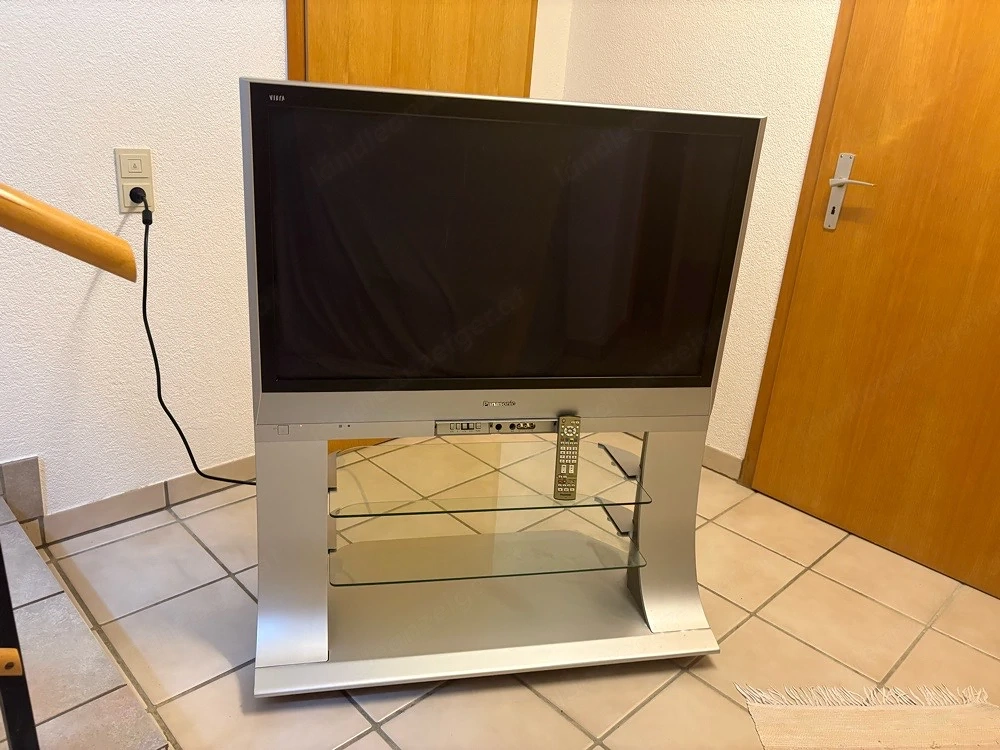 Plasma TV mit Reck