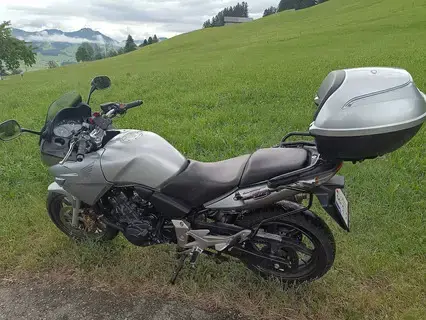 Honda CBF600  77 PS, mit Seiten- und Rückkoffer