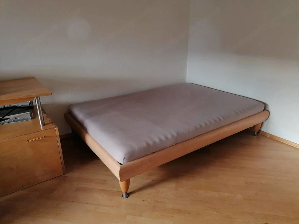 Kostenloses Bett 160x200 cm   Höchst
