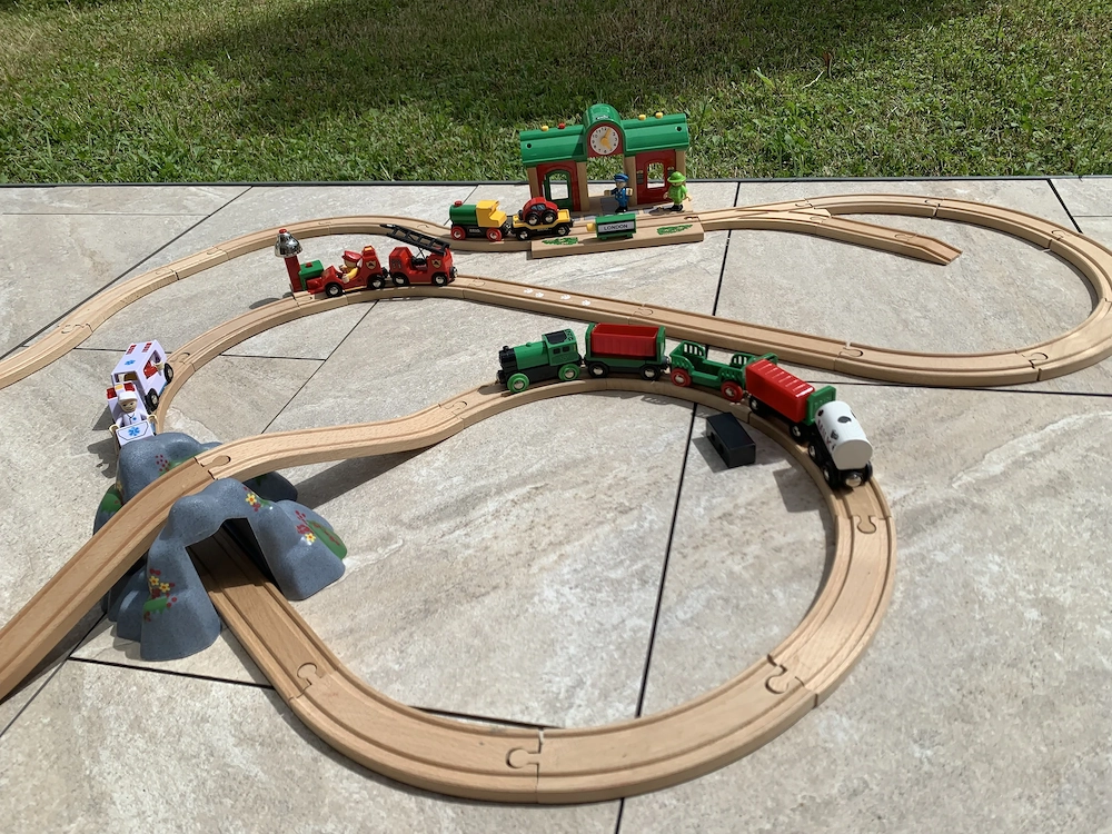 BRIO - Holzeisenbahn - viele Extras
