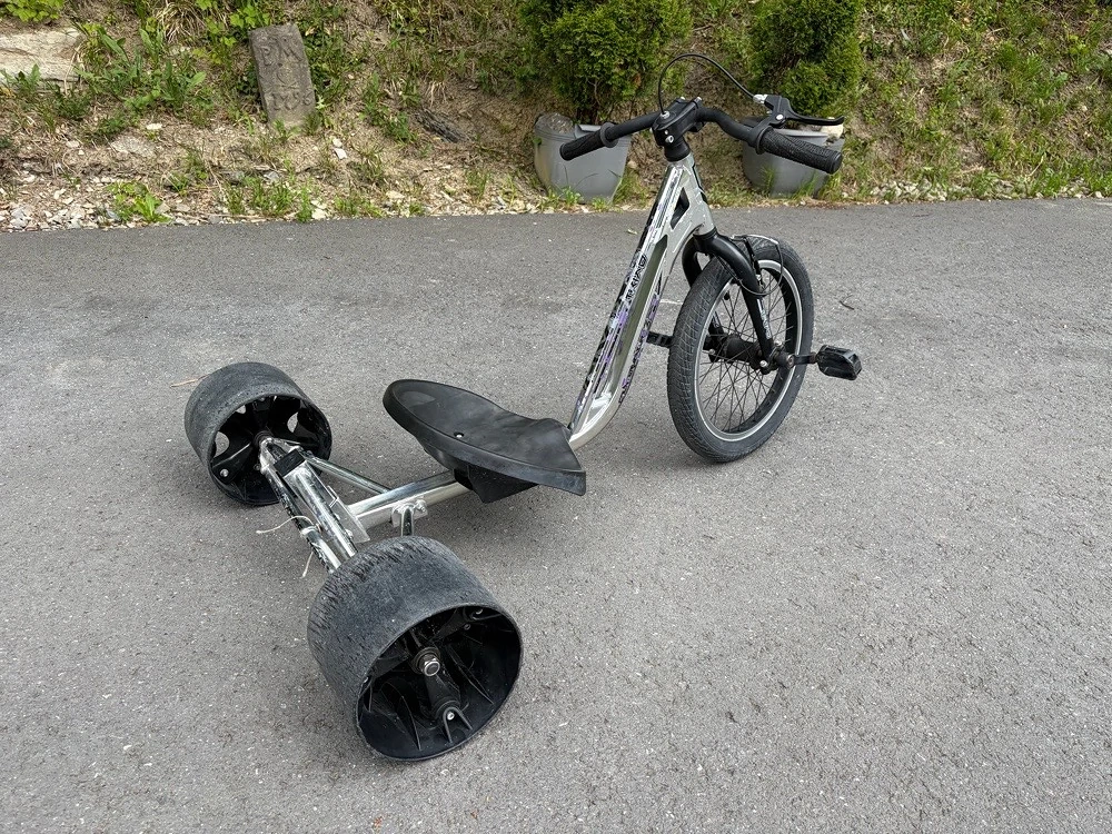 TRIAD Countermeasure 3 Electro Chrome Drift Trike