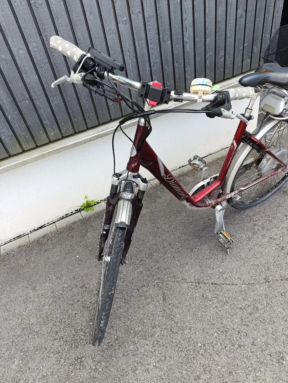Damen E Bike (teils defekt)