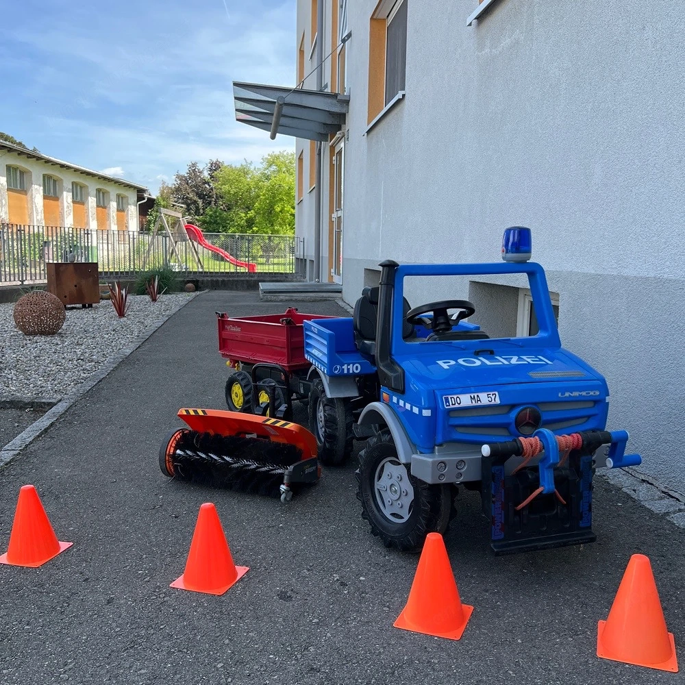 rolly toys unimog tretauto trettraktor polizei kinder fahrzeug 