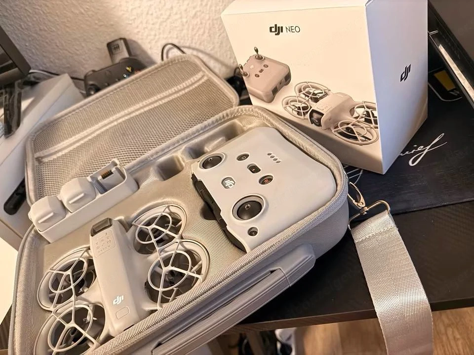DJI Neo Fly More Combo mit 3 Akkus, Koffer & viel Zubehör, wie neu