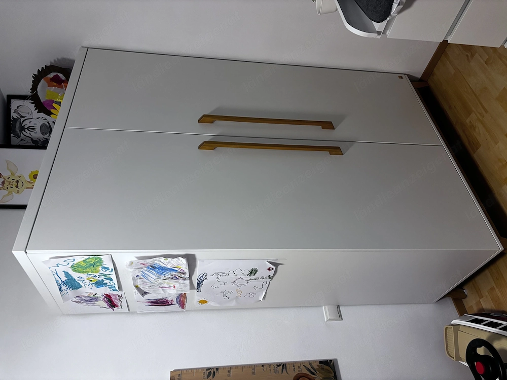 Kleiderschrank 