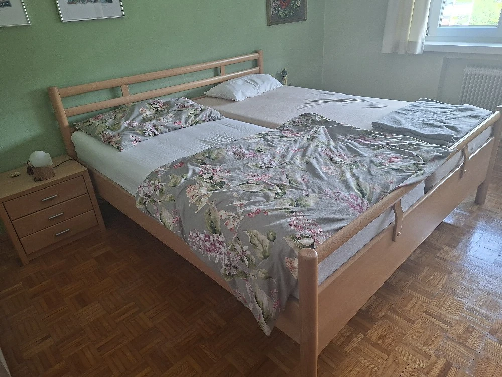 Doppelbett Vollholz zu verkaufen