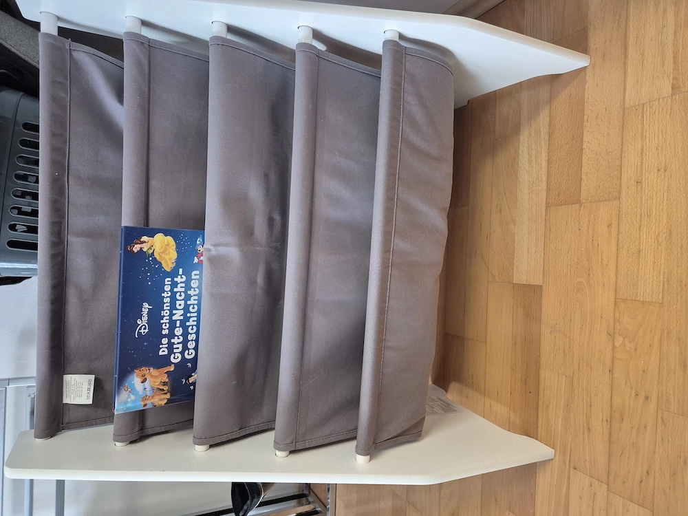 Bücherregal