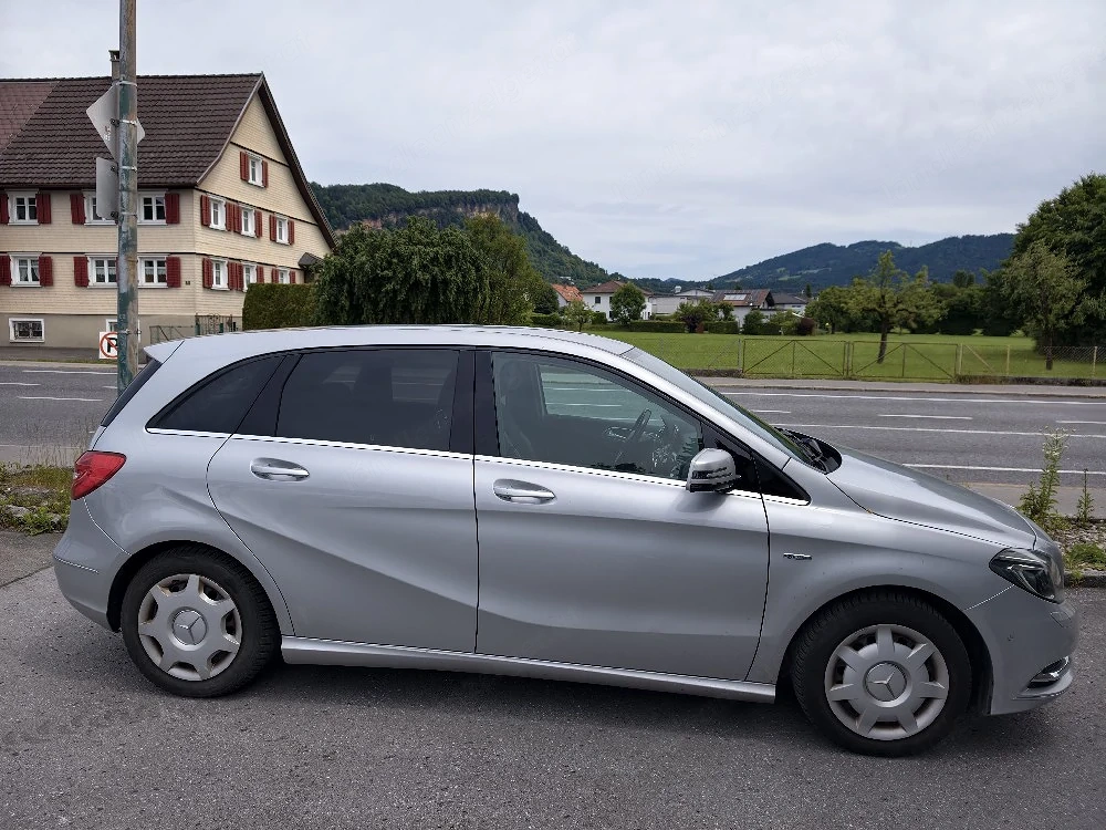 mercedes Benz B180