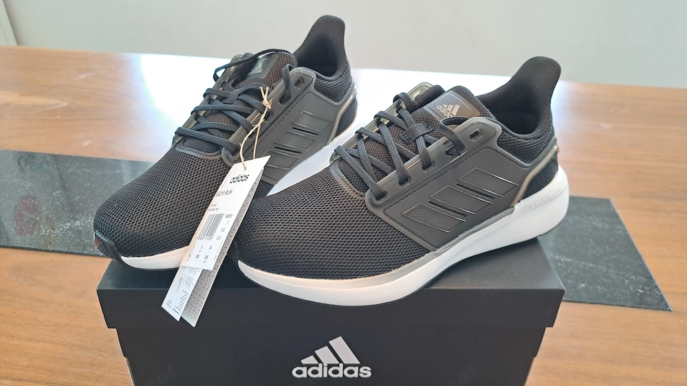 Adidas  EQ19 RUN Größe 38  Neu-ungetragen
