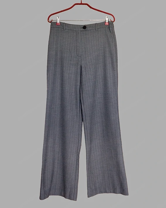 Diverse Damenhosen Gr. 38, Stoffhosen, Jeanshosen, Jeans, Hosen. 