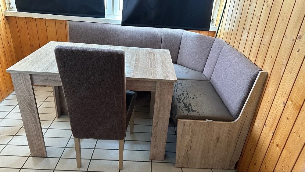 Eckbank tisch + 2 stühle 
